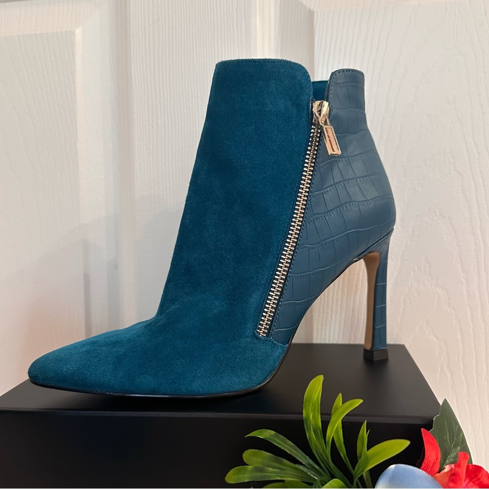 WHBM ~ Teal Suede and Croc Embossed Point Toe Ankle Booties w/Silver Hardware - Picture 5 of 8